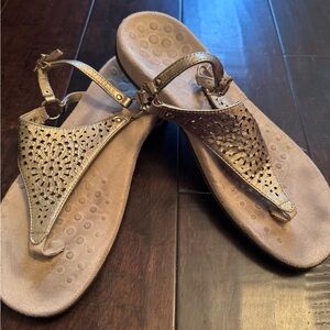 Vionic Women's Metallic gold Laser-Cut T-Strap Sandals